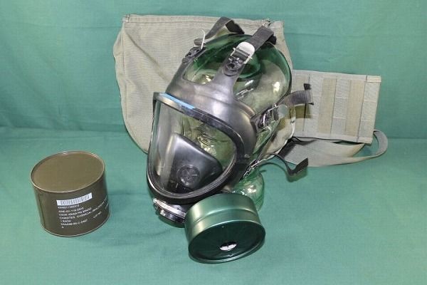米軍放出品 ガスマスク M40 キャニスター ナイトビジョンマウント用ブラケット M40 ガスマスク ミリタリーガスマスクセット 米軍払い下げの商品