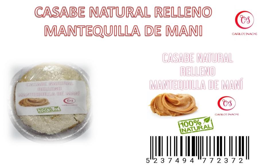 Casabe o pan de yuca natural relleno de mantequilla de mani