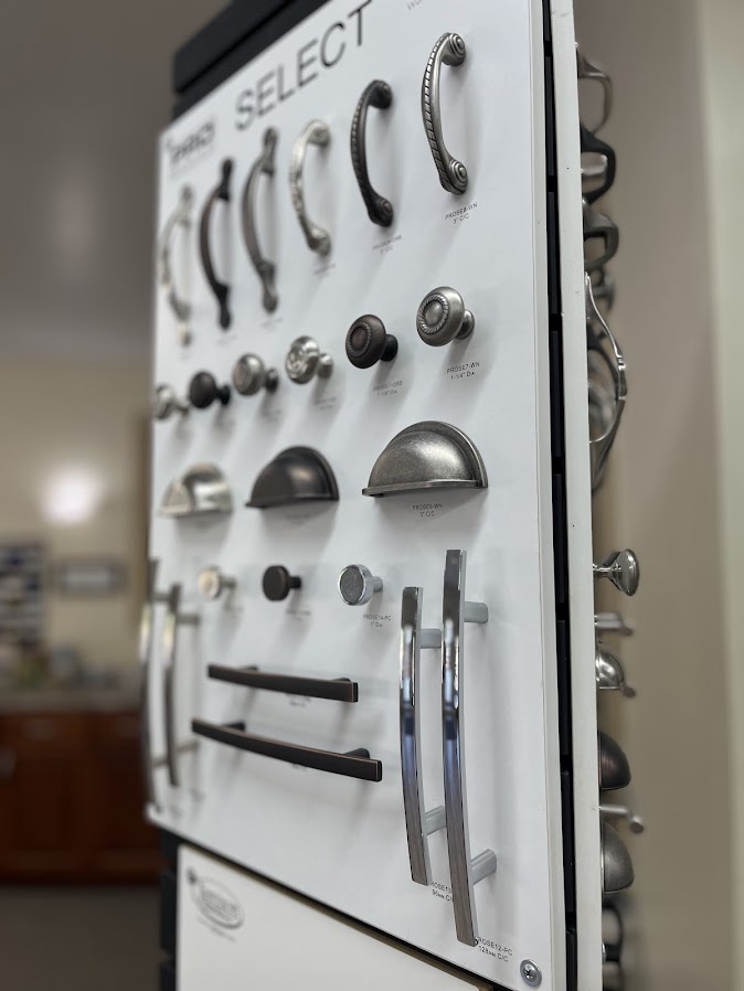 Cabinet Pulls & Knobs