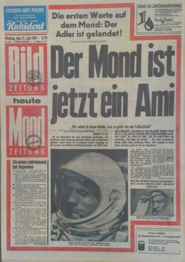 1969 kostete die Zeitung noch 15 Pfennig => etwa 7,5 Cent für alle, die nicht mehr wissen, was Pfennige sind :-)