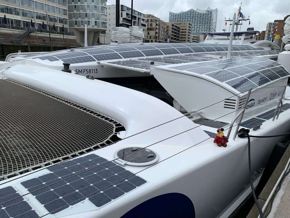 In der Hafencity fand ich dieses Schiff, welches ohne Emissionen und Umweltbelastung über die Weltmeere fährt