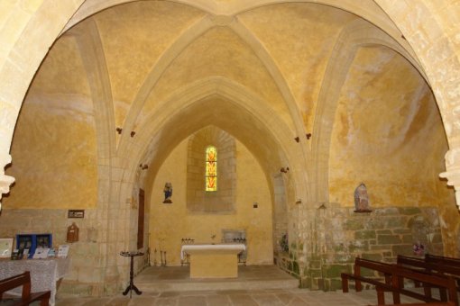 Lestards, intérieur de l'église, Clédat, correze, village abandonné, visite, randos, VTT, dos d'ânes, Cheval, fête des roses, cocquelicontes, fête du pain, maquis, 