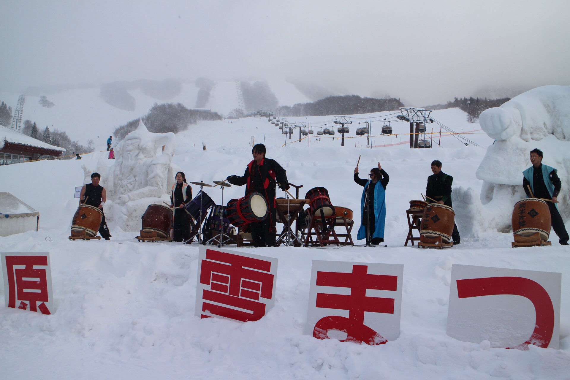 恒例の「ご当地キャラ」の皆さんとコラボレーション