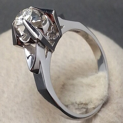プラチナ900 リング ダイヤモンド 0.25ct ( 花爪 ) 未使用のヴィンテージ ジュエリー デッドストック