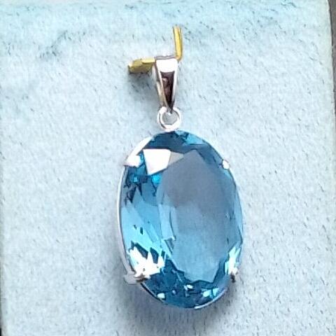 Spinel k14 white gold pendant top