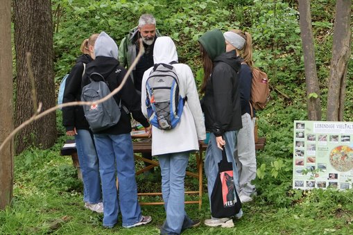 Projekttag zur Bodenfruchtbarkeit, Pfarrgut Taubenheim 2026, Foto: EvW