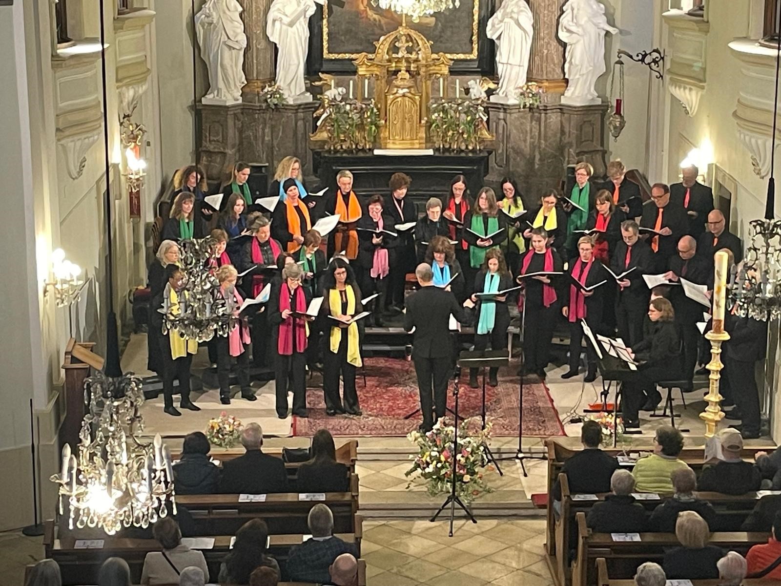 Zwischen Himmel und Erde – Chorklang Schwechat begeistert mit geistlichem Konzert in der Pfarrkirche Schwechat