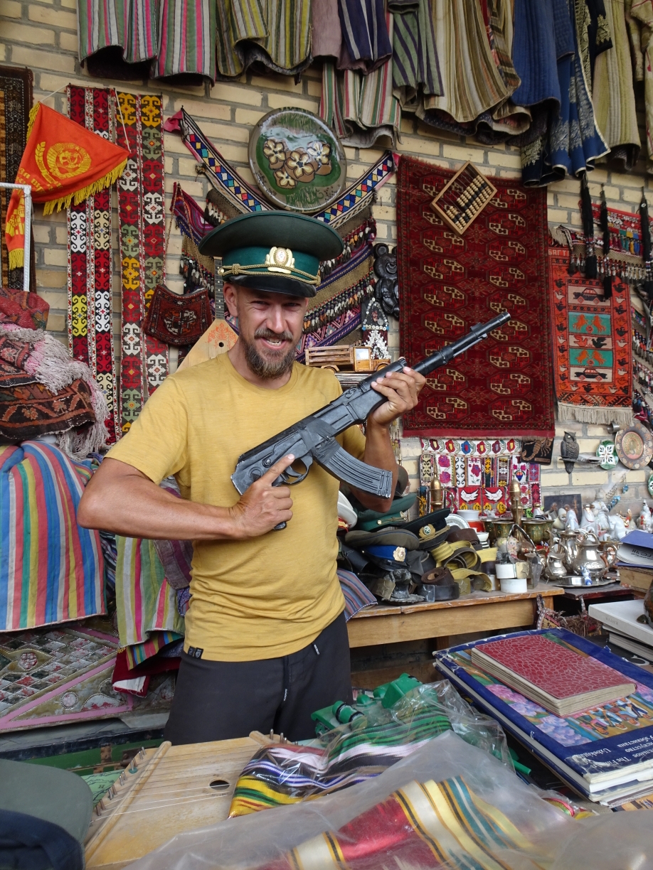 was man nicht alles auf dem Trödelmarkt findet