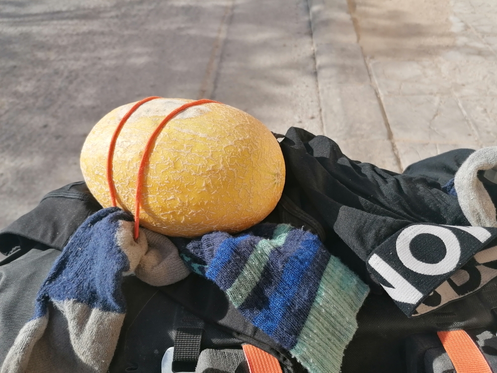 Die Melone, wahrscheinlich nicht das praktischste Geschenk für einen Fahrradfahrer