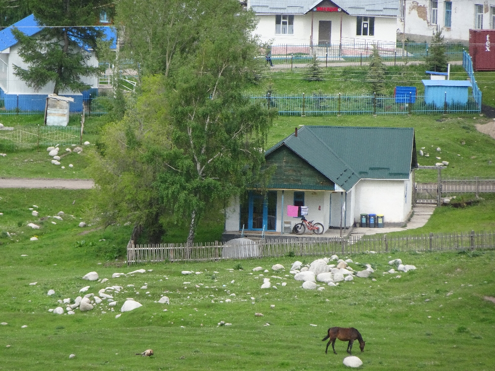 Campspot im Garten vom Hostel Darya