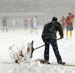 Starke Schneefälle verhindern einen geregelten Spielbetrieb am kommenden Wochenende. Foto: SHFV