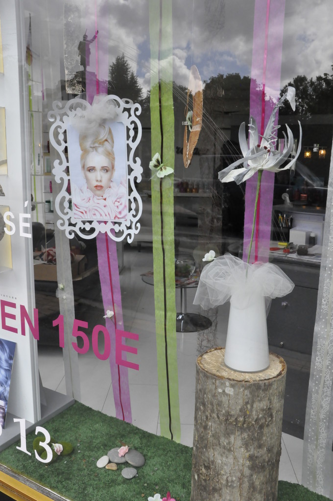 Vitrine printemps mariage