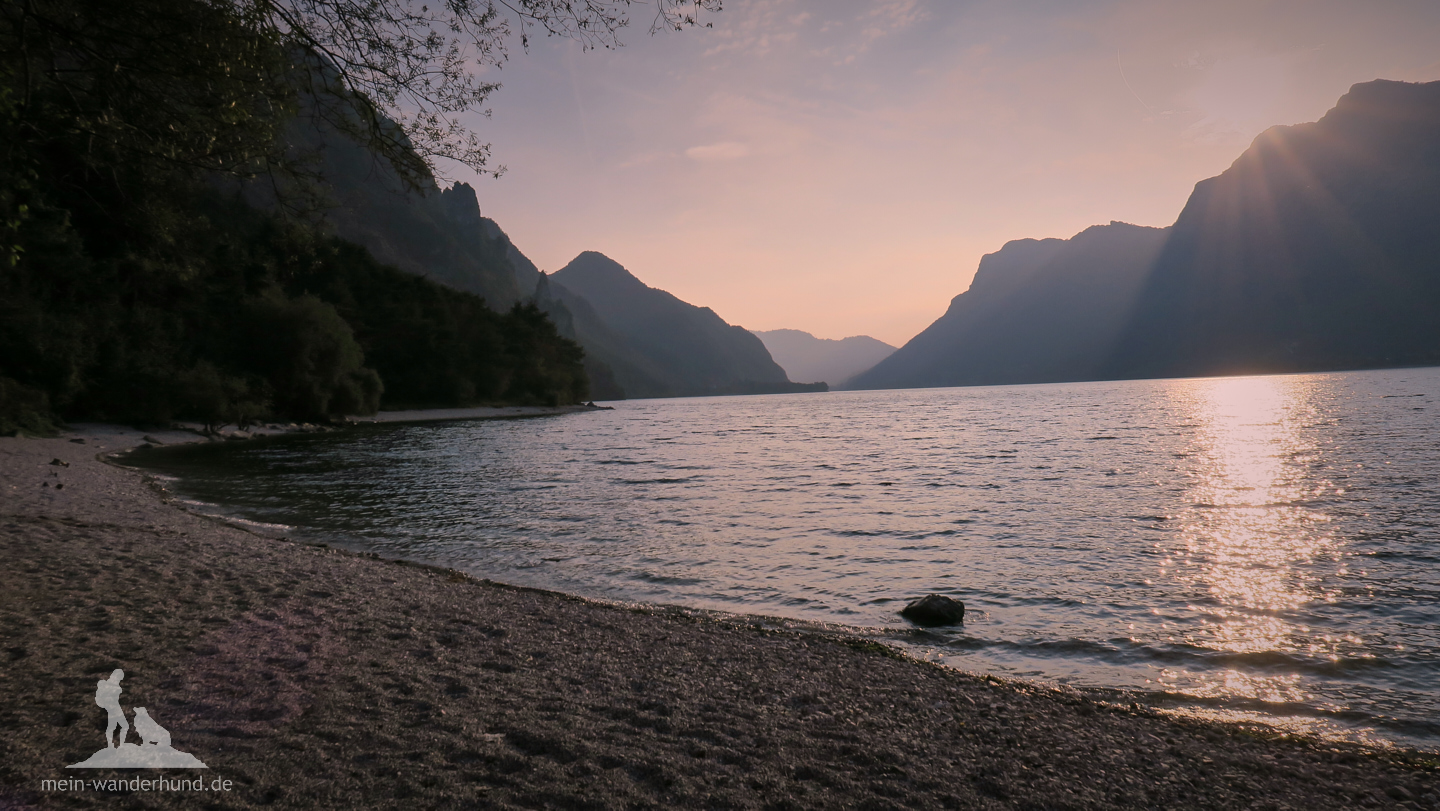 Wunderschöne Stimmung erwartet uns bei der Ankunft am Idrosee.