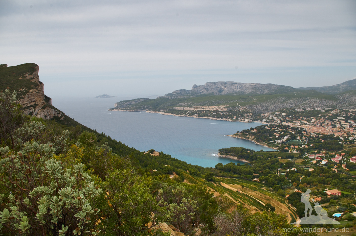 Blick auf die Bucht von Cassis beim Aufstieg.