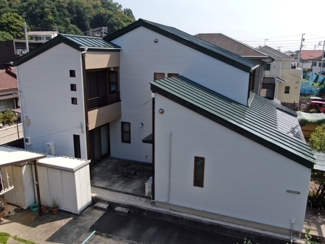 (塗り替え再生後のお家です)