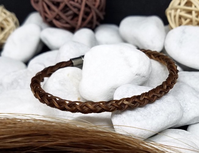 Rund geflochtenes Armband aus 6 Pferdehaar-Strängen, Pferdehaarschmuck, Armband vom eigenen Pferd
