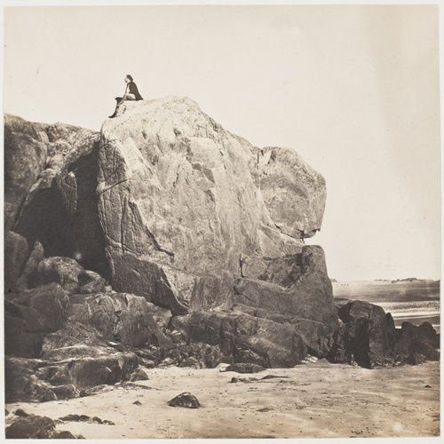 Victor Hugo sur le rocher des Proscrits, vers 1853, épreuve sur papier salé H. 17,0 ; L. 17,0 cm. Dation, 1986 © Musée d’Orsay, Dist. RMN-Grand Palais / Patrice Schmidt