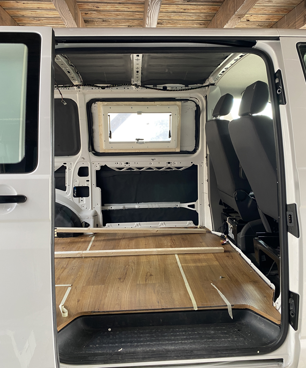 Wir bauen ein Fenster ein -DIY Camper Van 