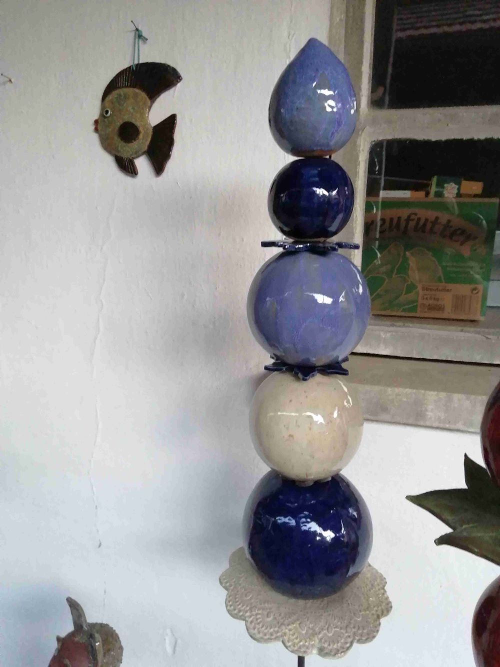 Stele blau
