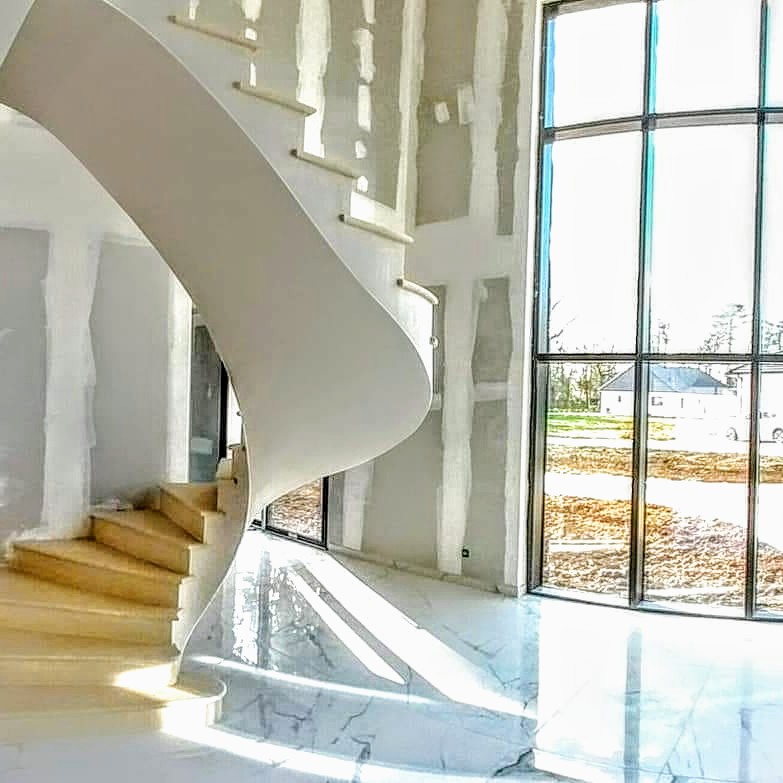 L'escalier est terminé , le chantier est propre 