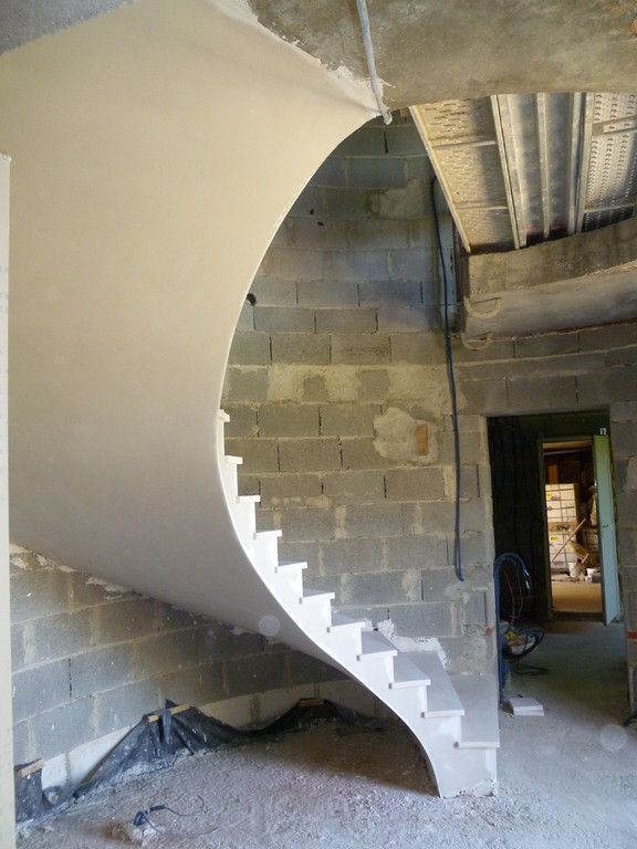 Escalier dans tour ronde finesse de la voute