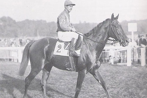 "Le Paillon" vainqueur en 1947 du Prix de l'Arc de Triomphe et de la Grande Course de Haies d'Auteuil