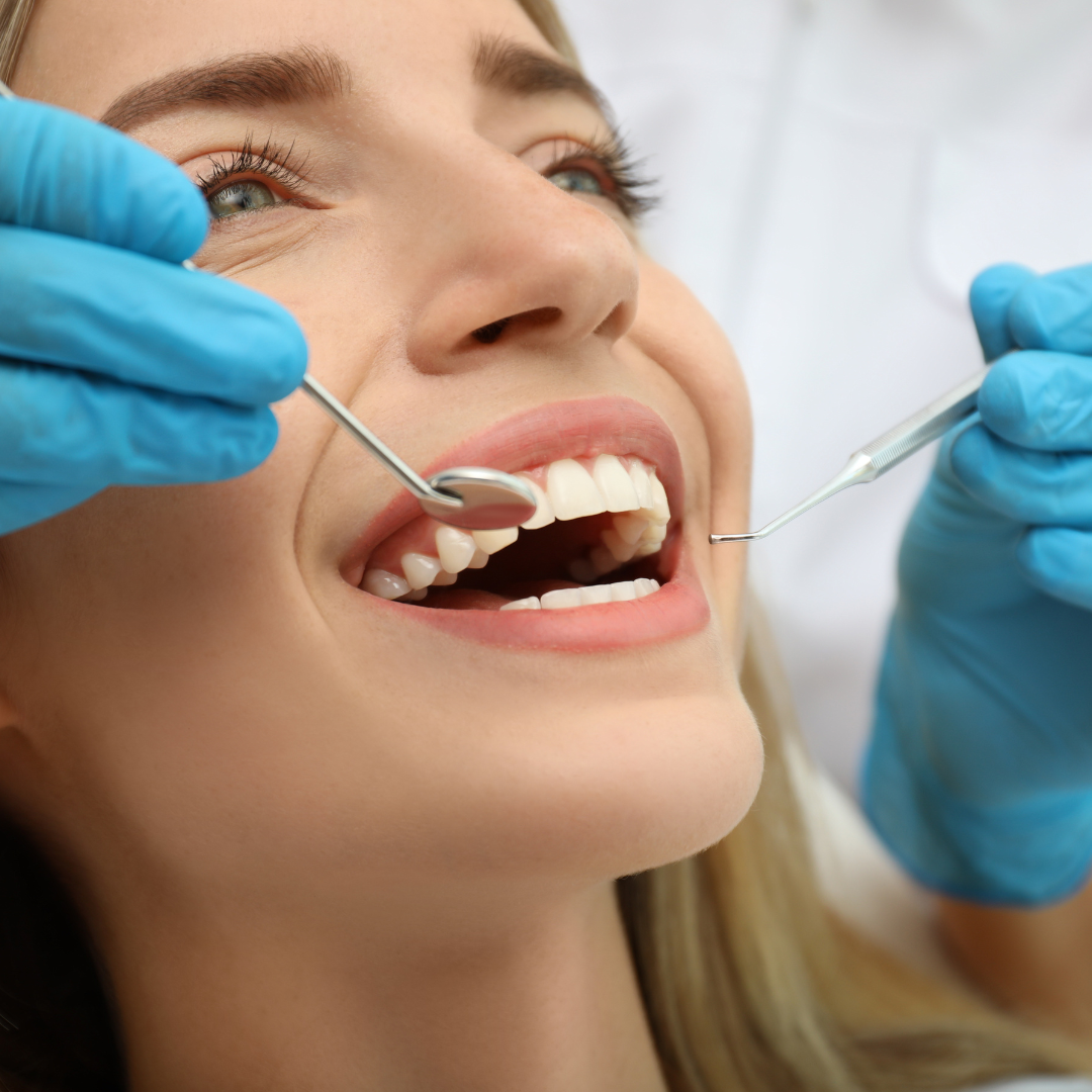 ¿Qué es la odontología estética y qué tratamientos incluye?