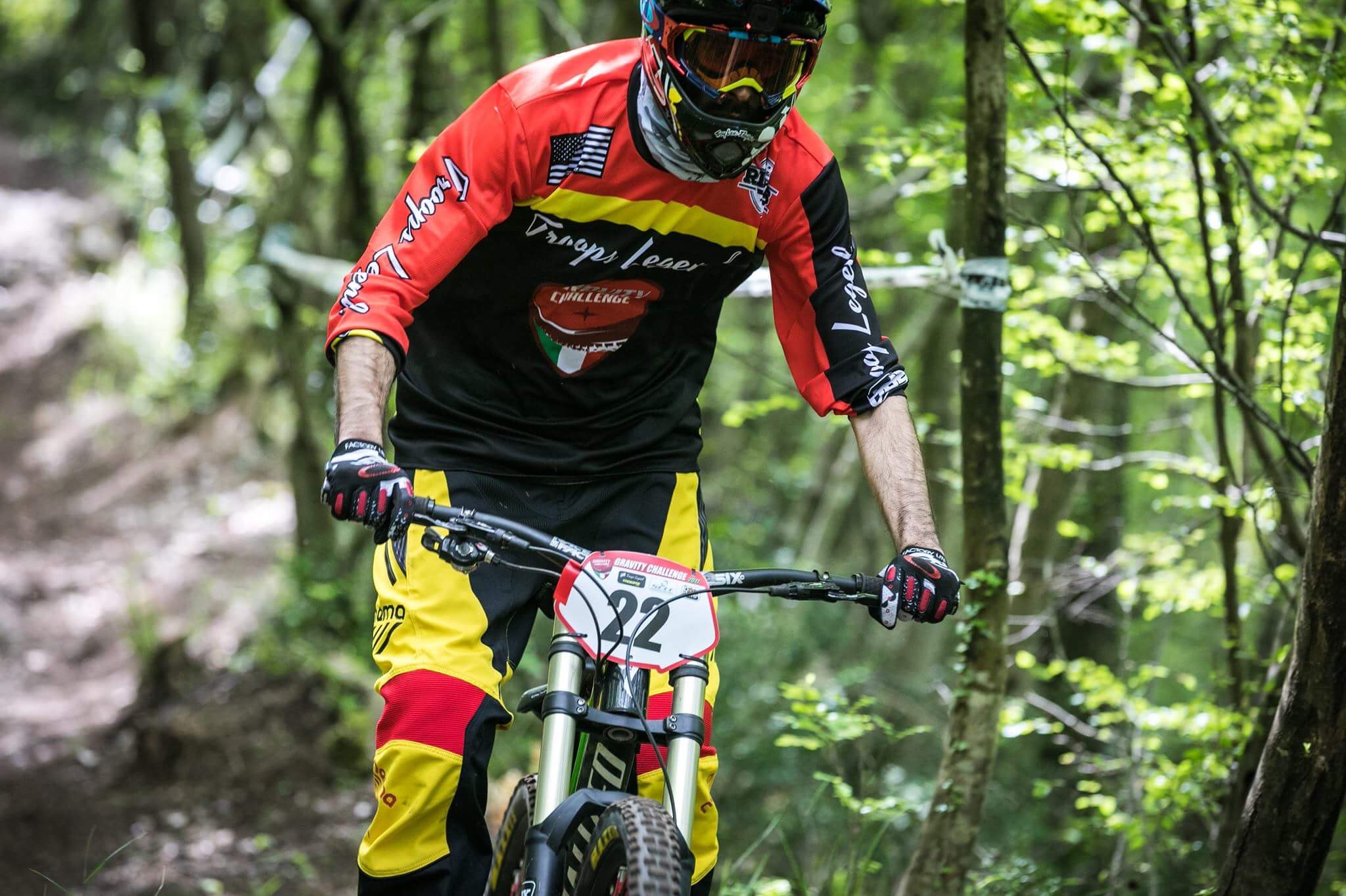 VÊTEMENTS PERSONNALISÉS VTT DESCENTE - ENDURO - BMX - VAE