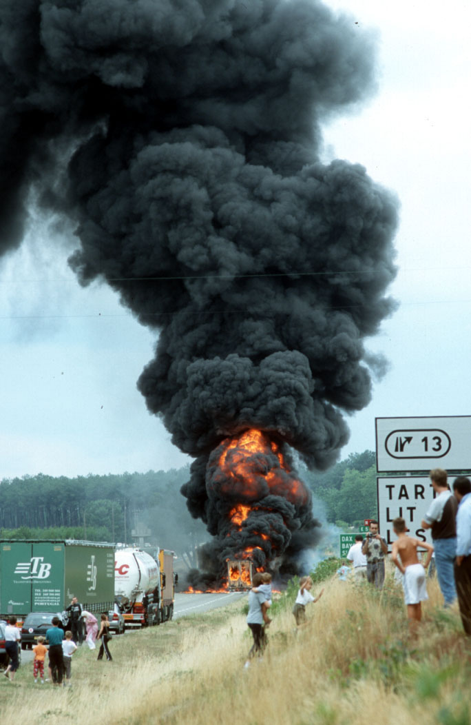 LKW Explosion am Wegesrand