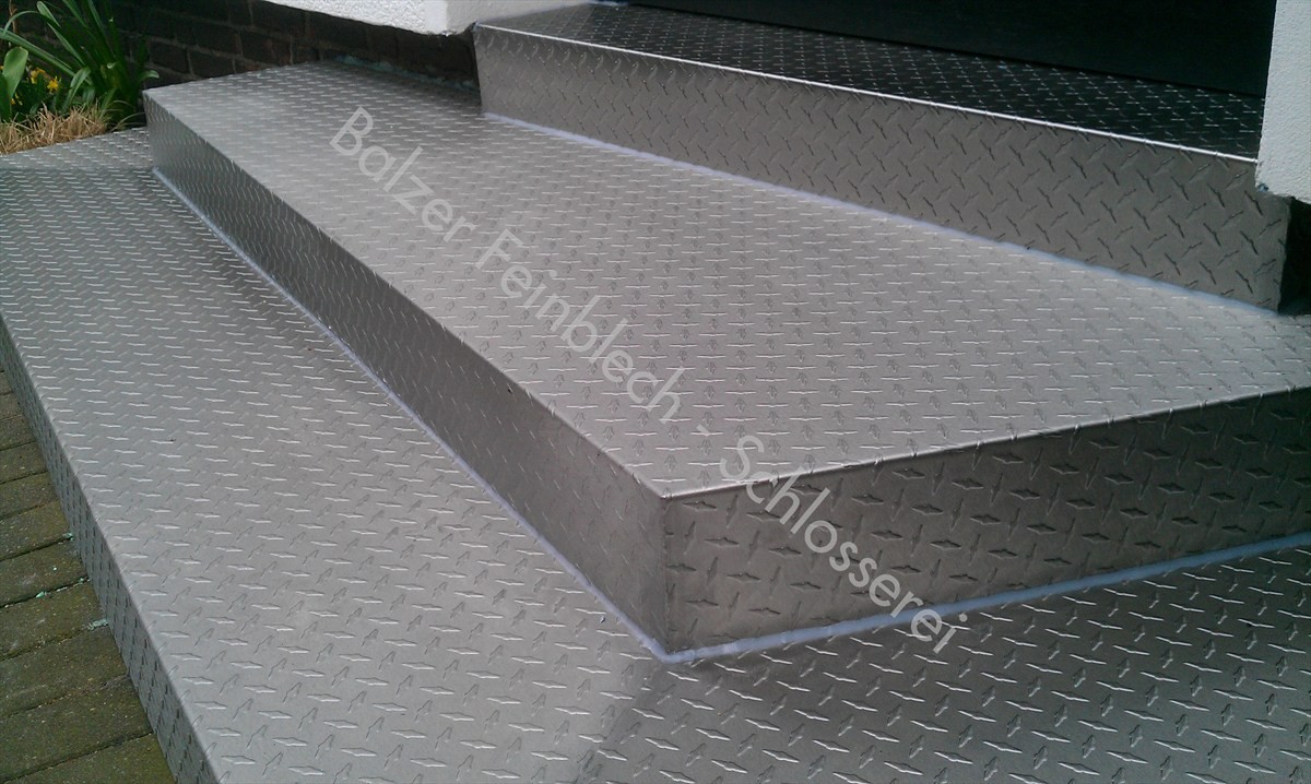 Treppenstufenverkleidung Edelstahl
