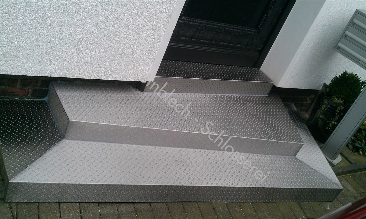 Treppenstufenverkleidung Edelstahl