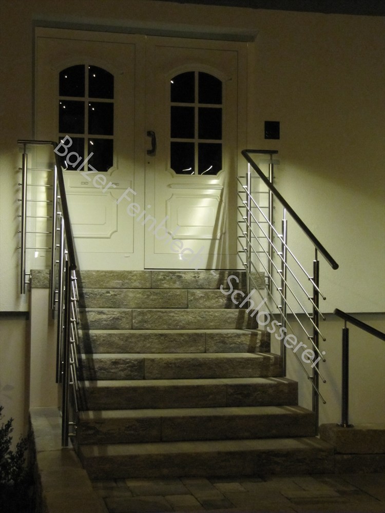 Außengeländer Edelstahl, Treppenaufgang mit LED-Beleuchtung