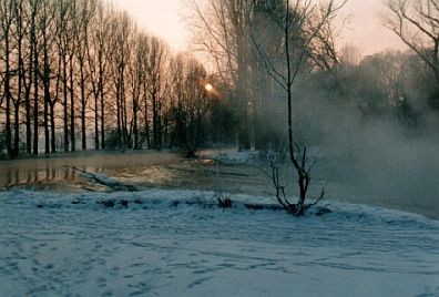 Winterstimmung am Schrägwehr. Nun ist es Zeit für das Training in der Badehalle.