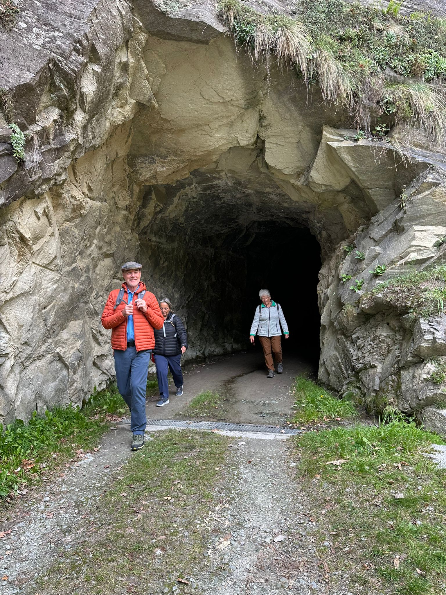 Hinter dem Wasserfall 2