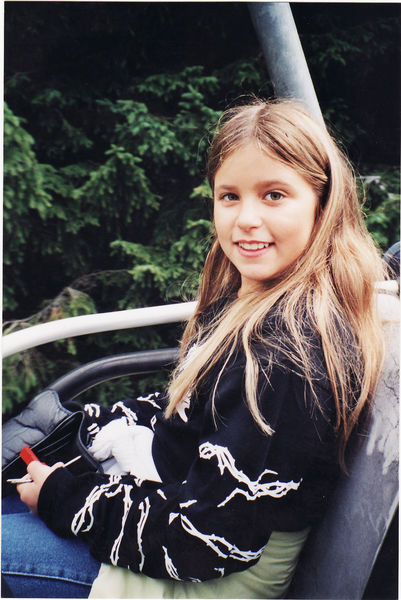Michela auf der Luftseilbahn