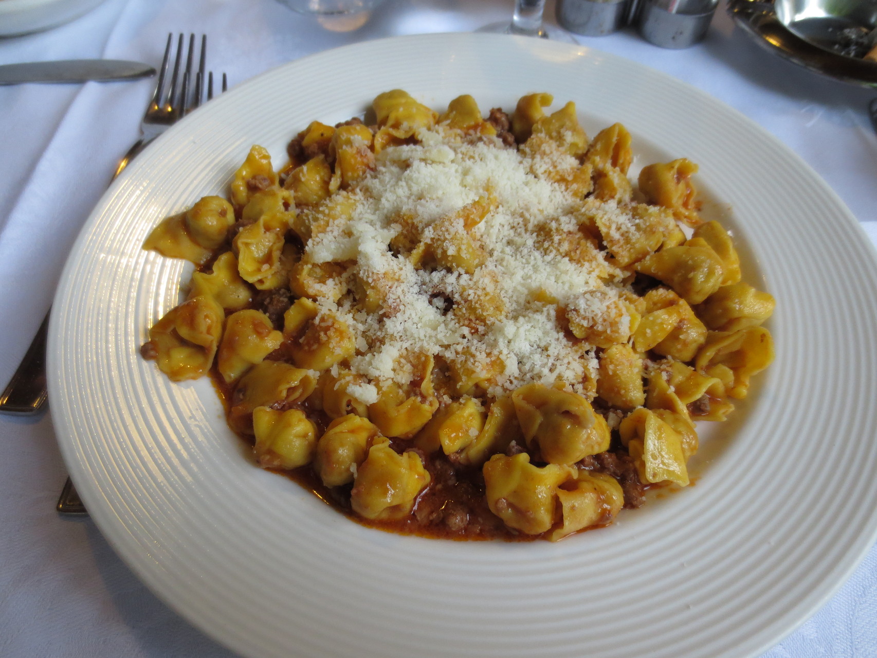 Ristorante La Vecchia Cantina in Trebbiantico: Hausgemachte Teigwaren..., im Bild "Cappelletti al ragù"