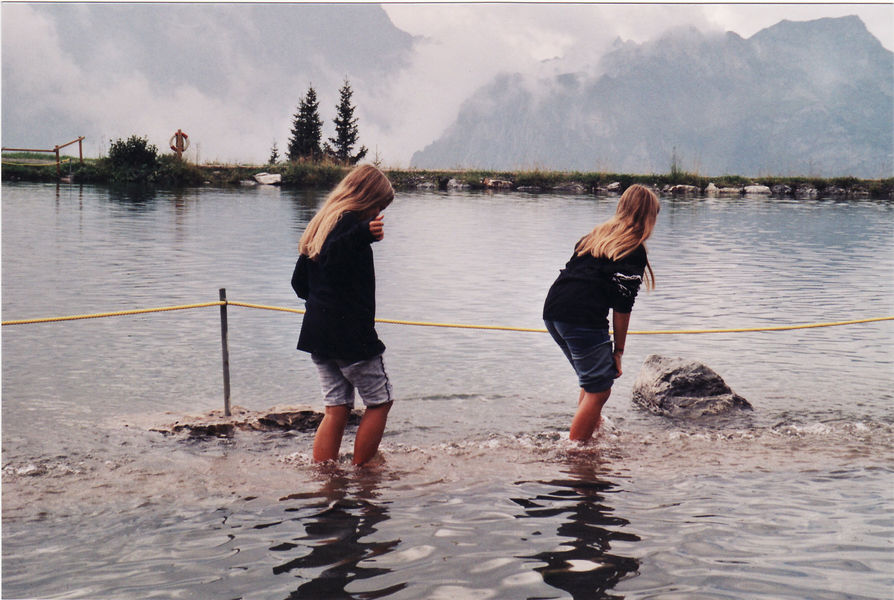 ...und immer weiter durch den Teich..!
