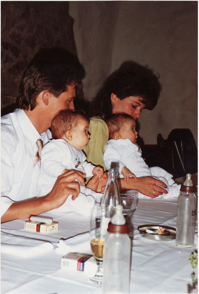 ...die Mädchen mit Gotte Cornelia und Götti Stefan