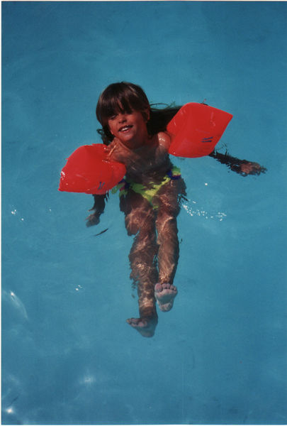 Cristiana ist kaum aus dem Pool zu bringen....!