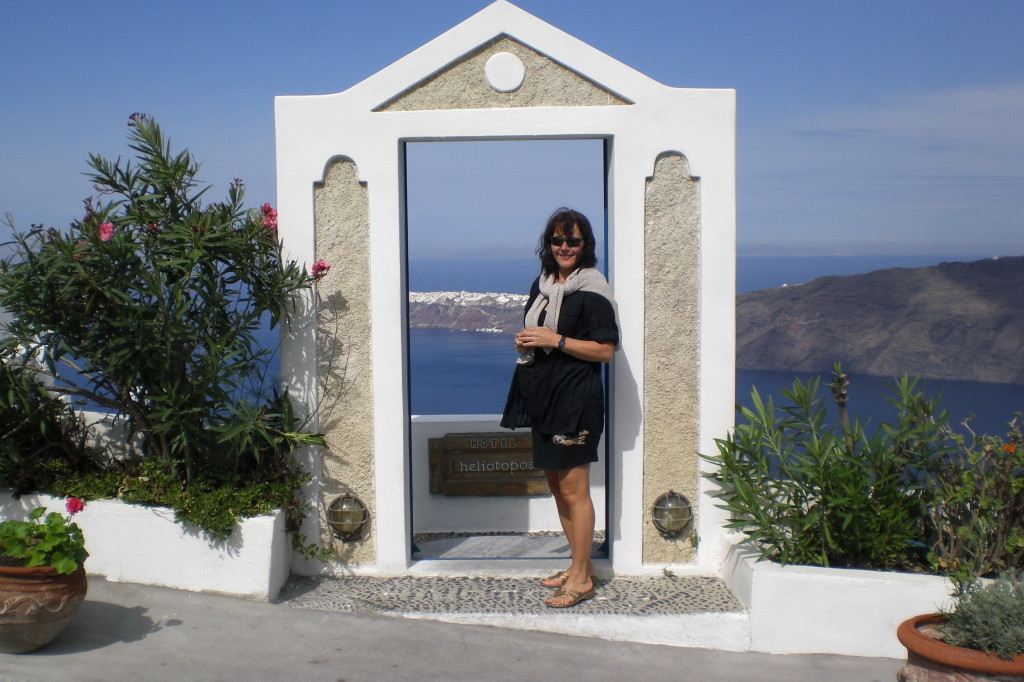 in Imerovigli vor dem Hoteleingang Heliotopos