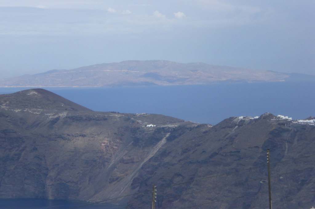 in Imerovigli; Blick Richtung Norden (im Hintergrund die Insel Ios)