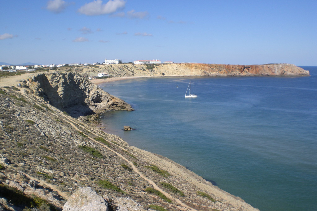 Sagres, Algarve: Küstenlandschaft an der Ponta de Sagres als Teil des Cabo de Sao Vicente (südwestlichster Punkt Europas)