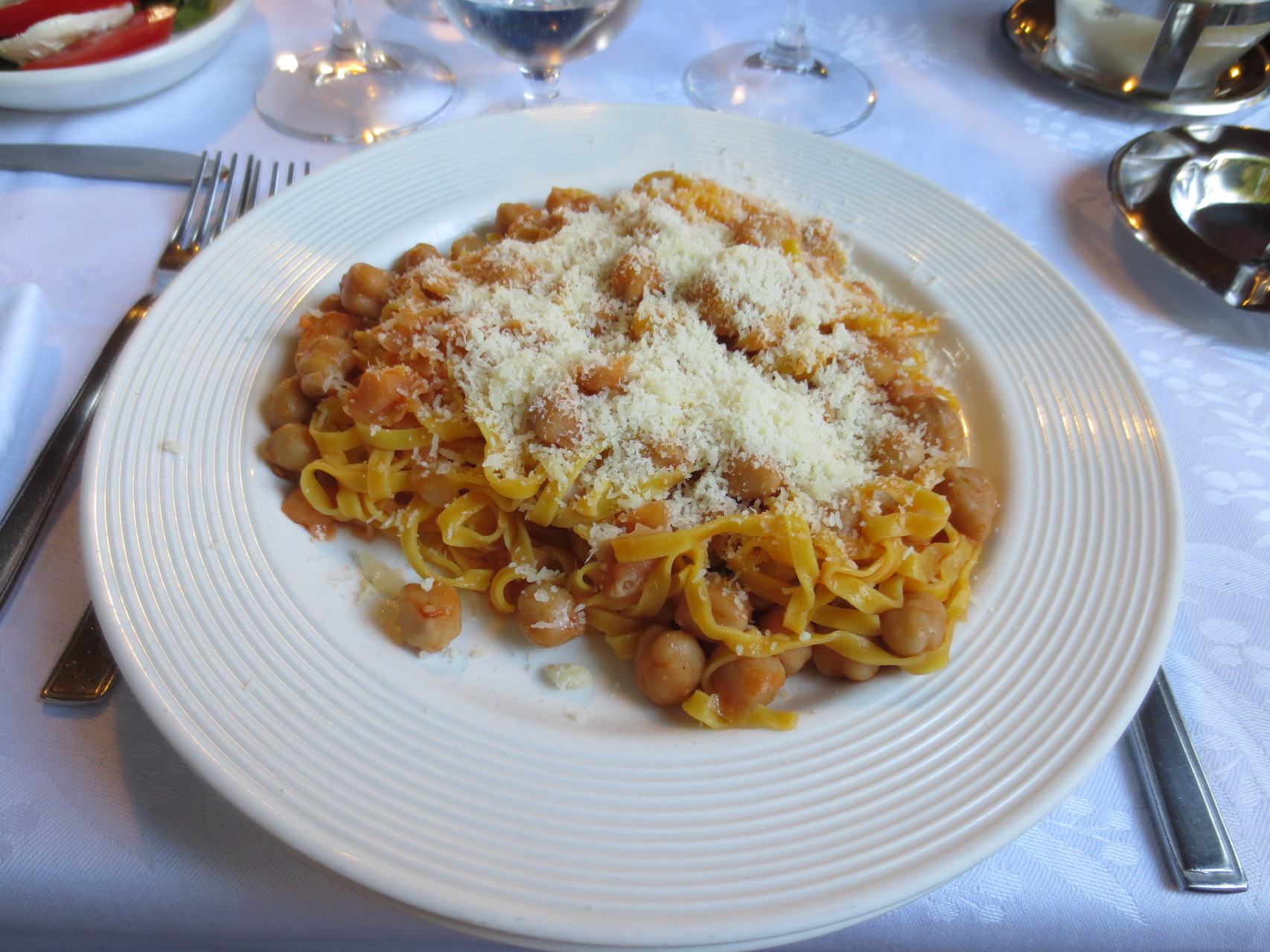 Ristorante La Vecchia Cantina in Trebbiantico: Hausgemachte Teigwaren..., im Bild "Tagliatelle ai ceci" 