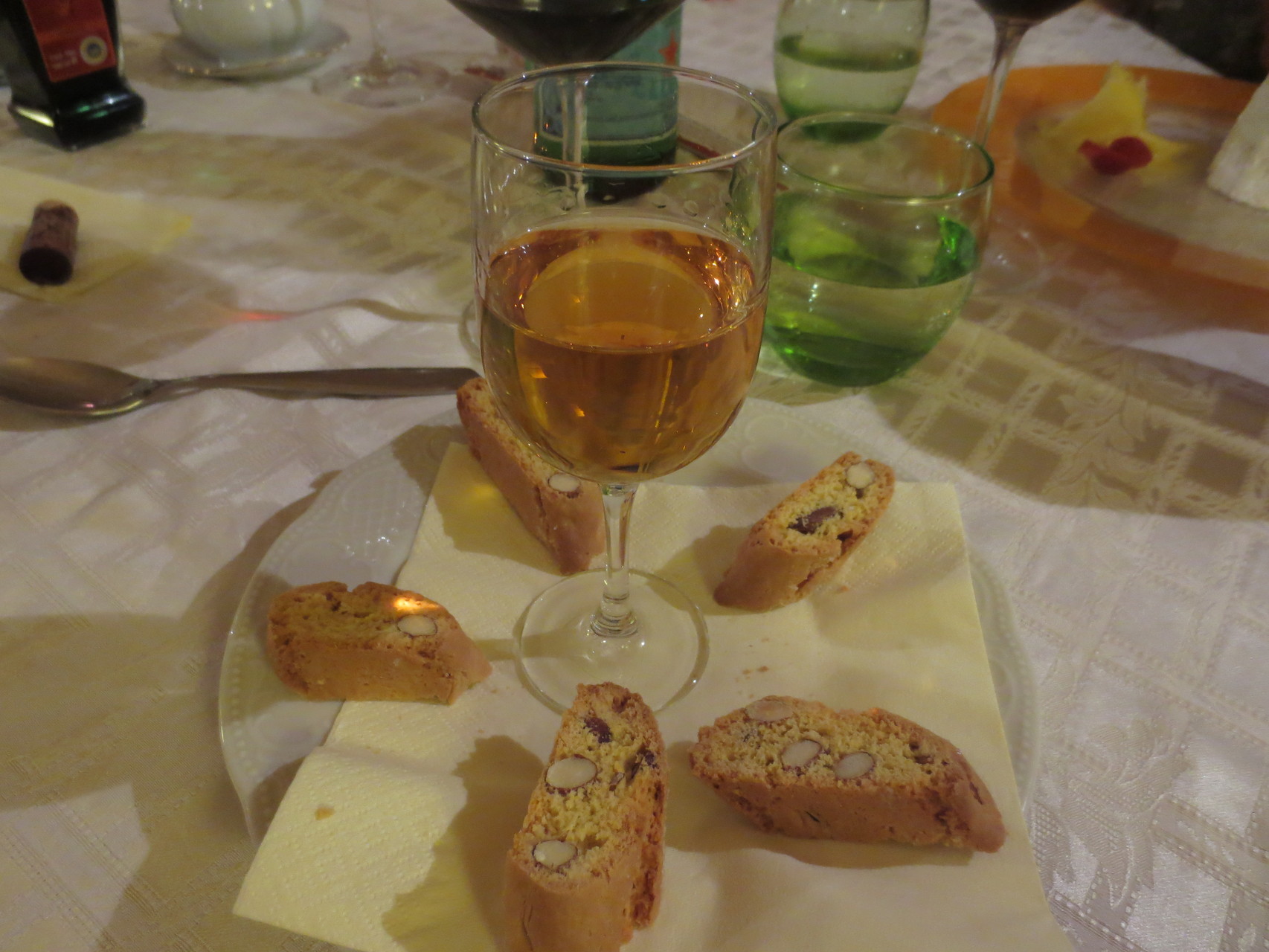 "L'Antica Cantina Poppi" - Ristorante nel centro storico di Poppi: Tolles Gourmet-Restaurant im Zentrum von Poppi, ...hier im Bild die hausgemachten Cantucci, dazu ein Gläschen Vin Santo