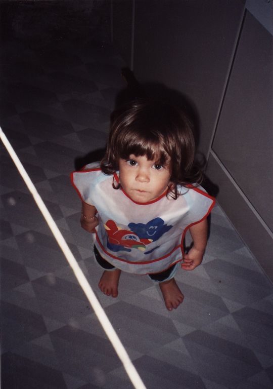 Cristiana in der Küche..; gibt's etwas zum Knabbern...??? (Juni 1991)