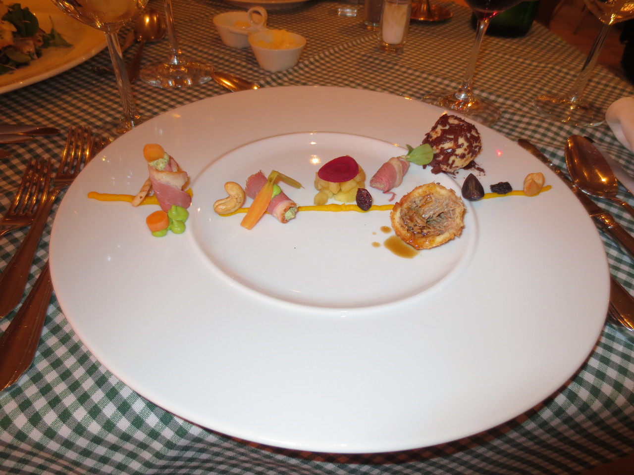 Kulinarische Genüsse: Der Küchenchef des Chasa Montana ist ein Meister seines Fachs und nur 24 Jahre alt. Ein riesiges Kompliment an diesen überaus begabten Küchenvirtuosen!