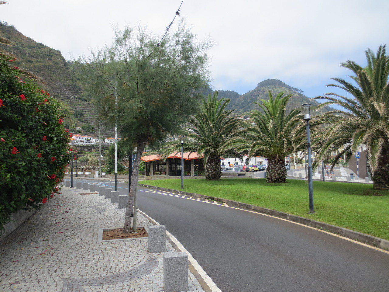 Impressionen aus dem Dorfkern von Porto Moniz (sehr gepflegtes, kleines Dörfchen).