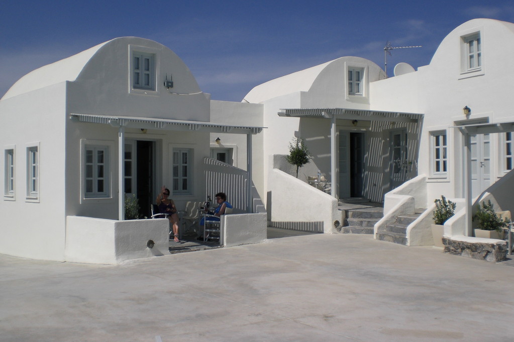 Unsere Residenz in Oia; Blick auf unsere 2 Häuschen