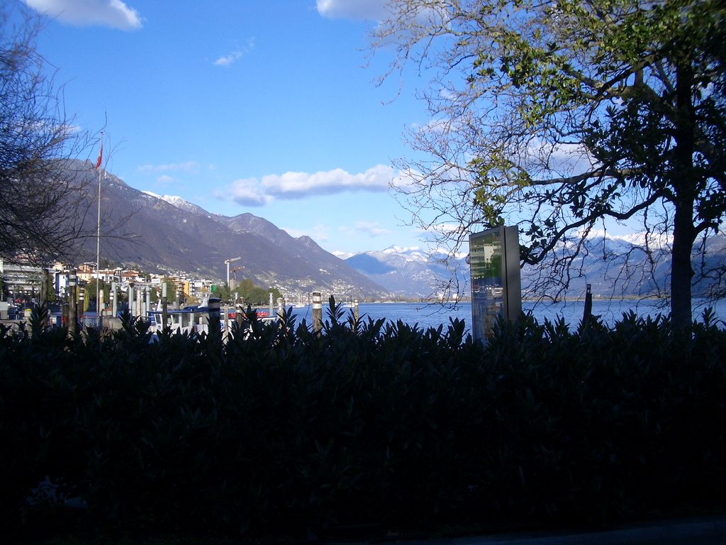 Blick auf den Lago Maggiore von Locarno aus