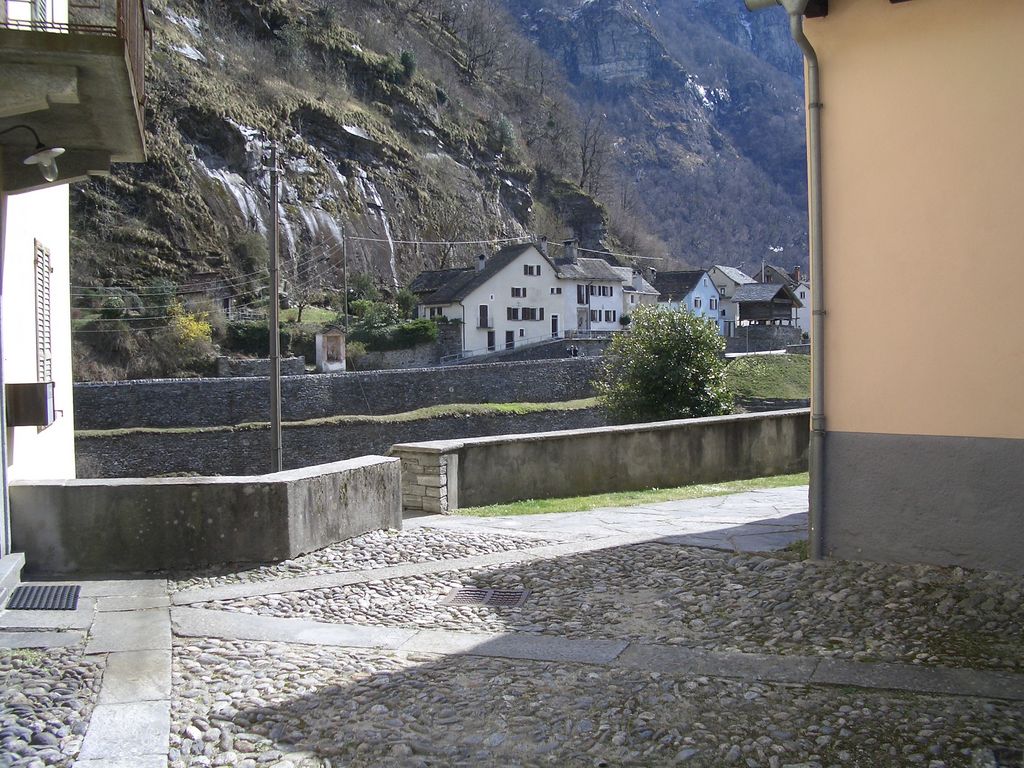 Impressionen aus dem Dorf Bignasco
